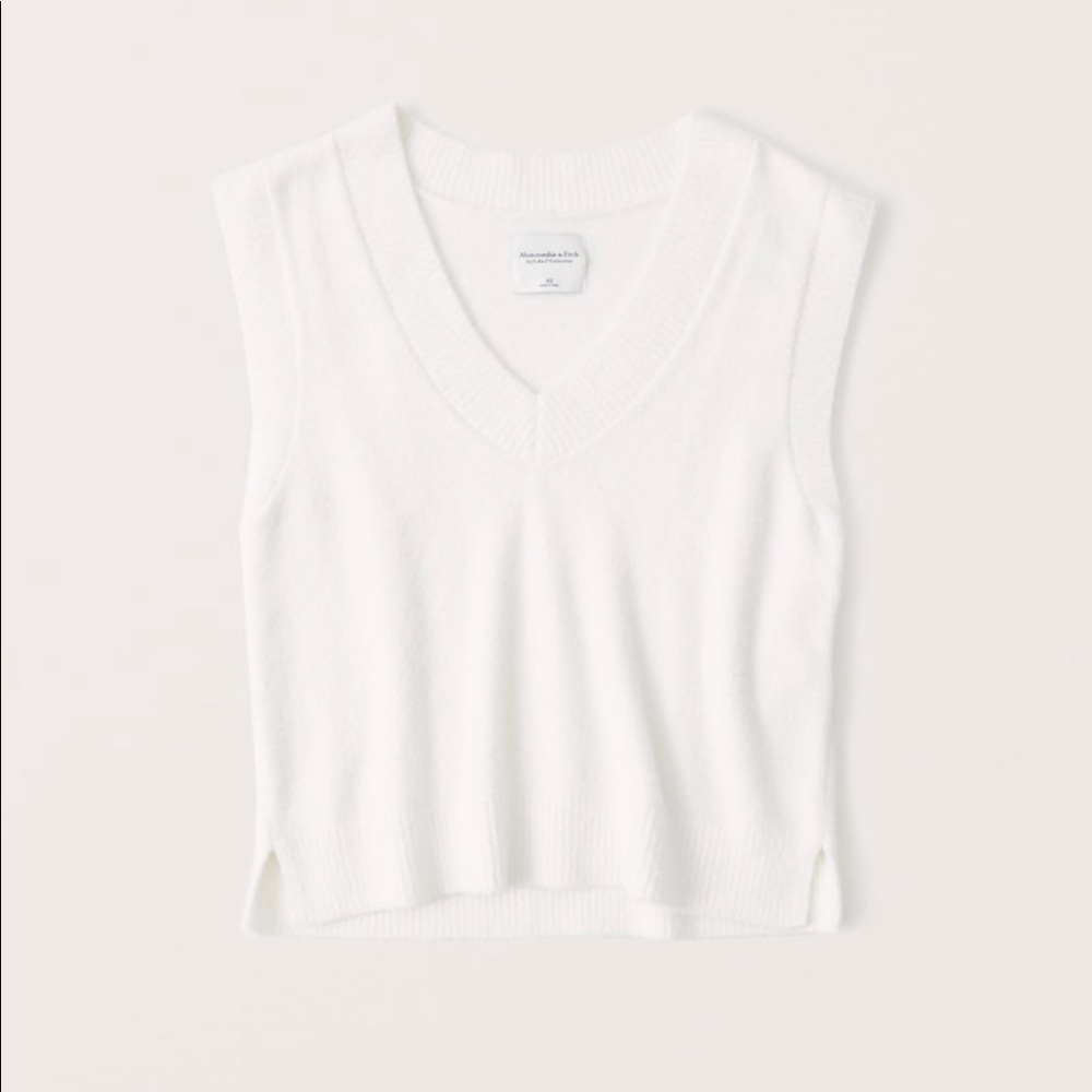 NWT Abercrombie Cropped Sweater Vest